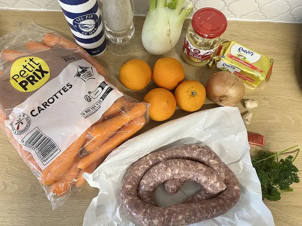 Stoofpot van worst, wortel en venkel ingrediënten