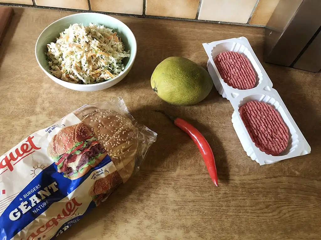 Burgers met witte kool en mango ingrediënten