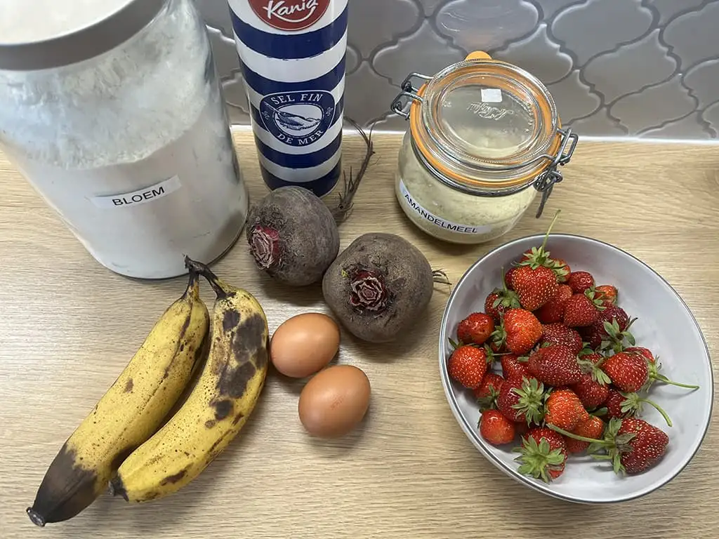 Rode bieten pannenkoeken ingrediënten