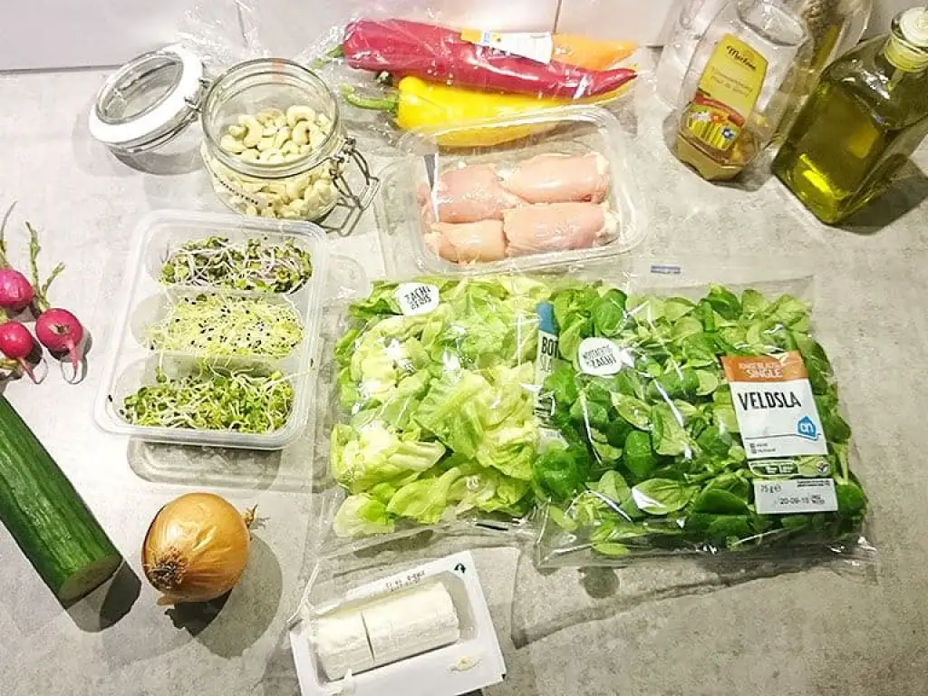 Salade van botersla met kippendijen ingrediënten
