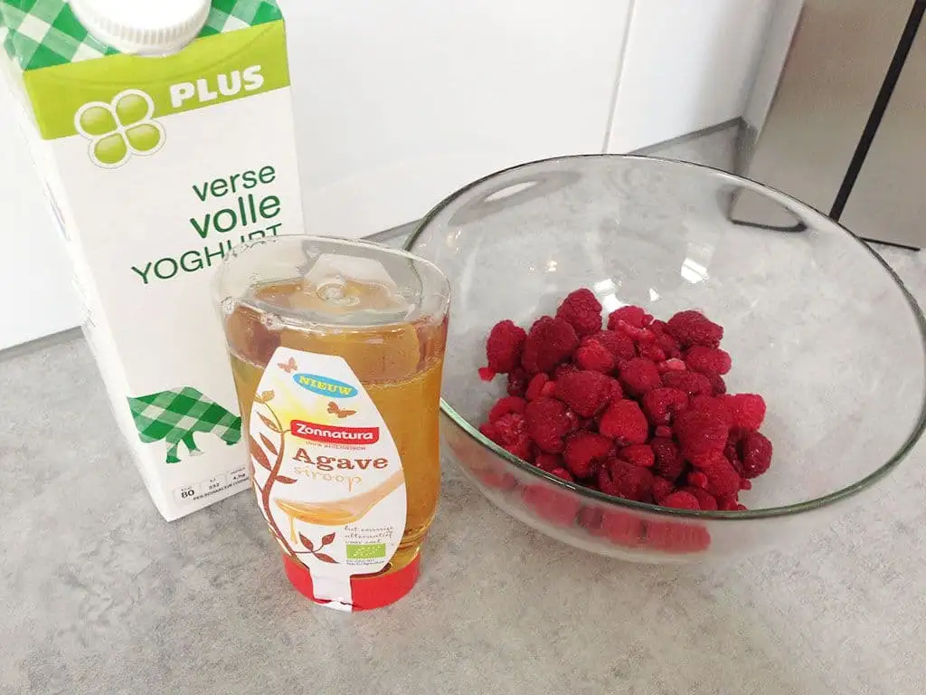 Frozen yoghurt met frambozen ingrediënten