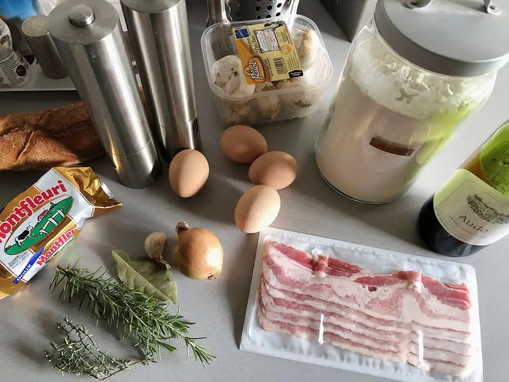 Oeufs en meurette - gepocheerde eieren in rode wijnsaus ingrediënten
