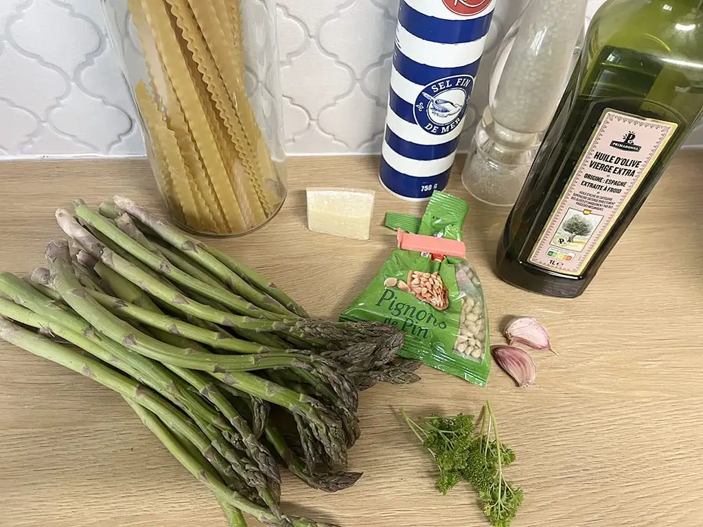 Vegetarische pasta met groene asperges ingrediënten