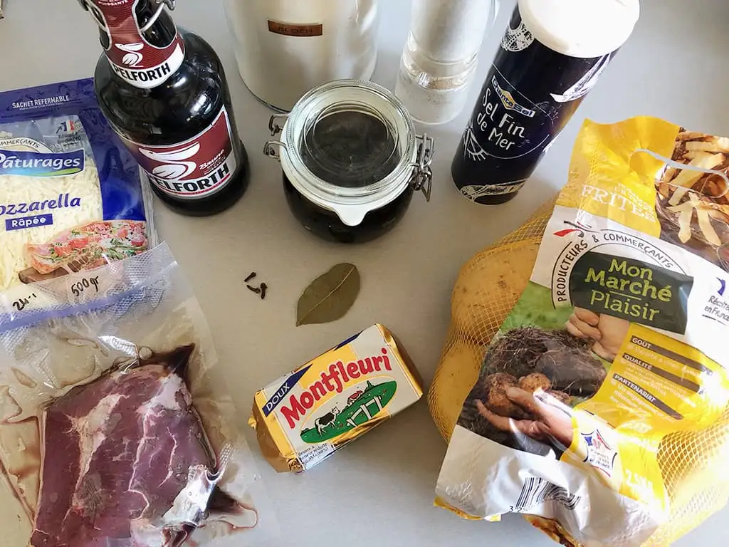 Poutine met stoofvlees ingrediënten