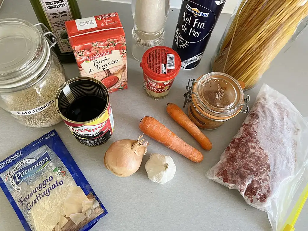 Vogelnest pasta met gehaktballen ingrediënten