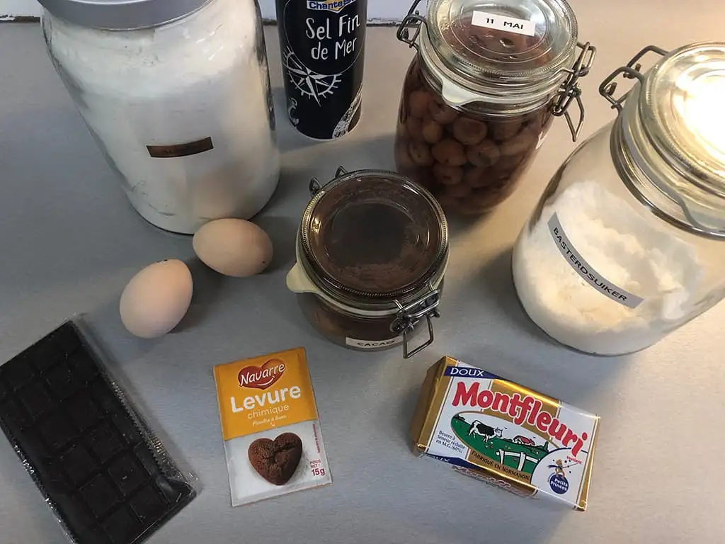 Mini chocolade tulband cakejes met kersen ingrediënten