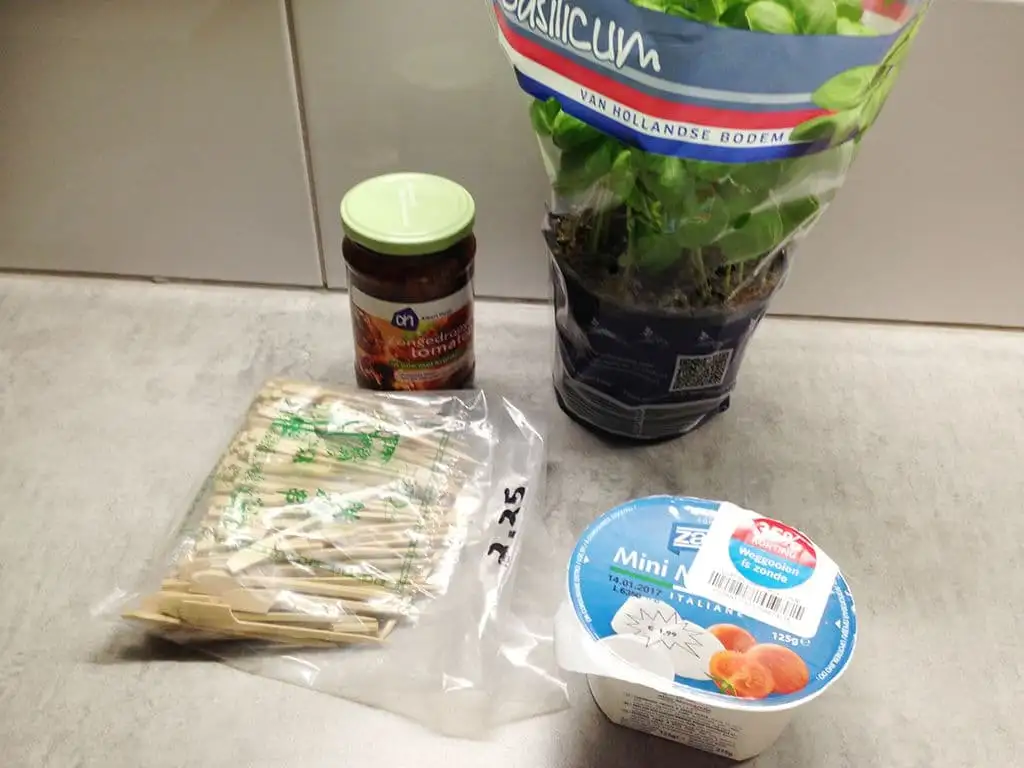Mini mozzarella tapas prikkers ingrediënten