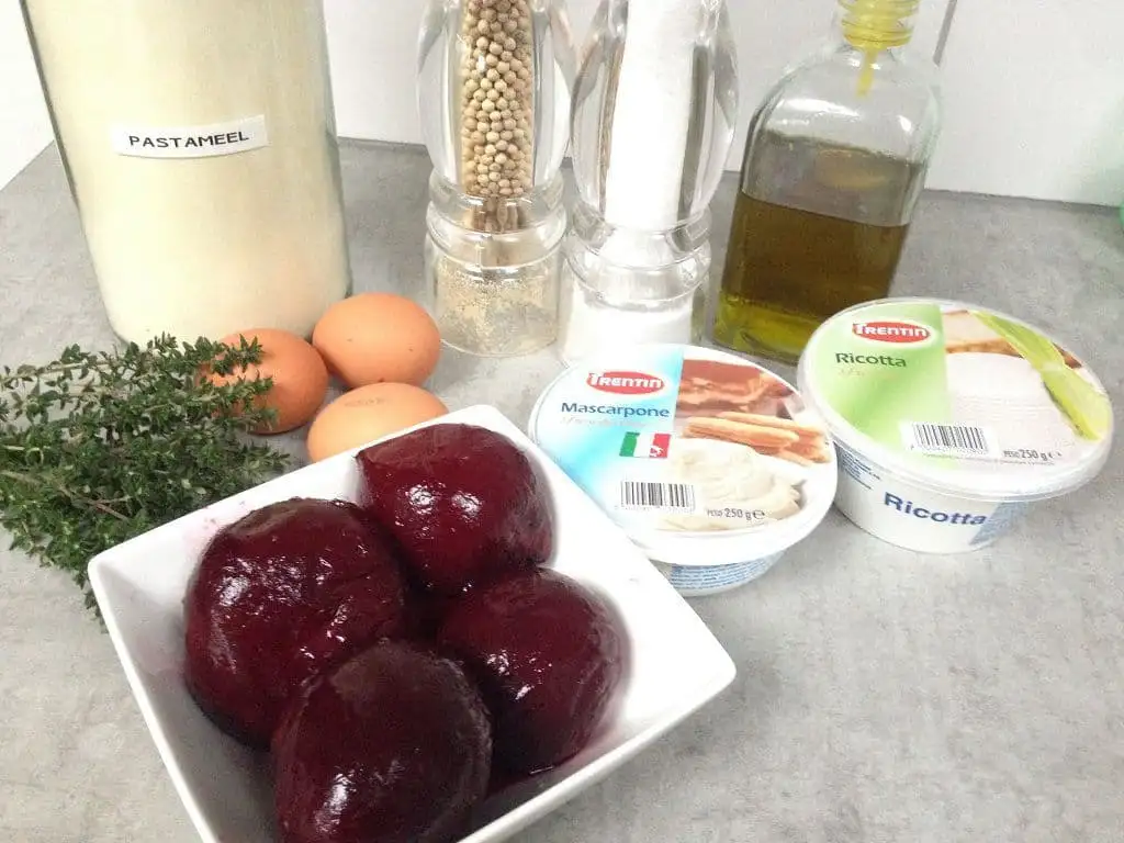 Rode bieten ravioli ingrediënten