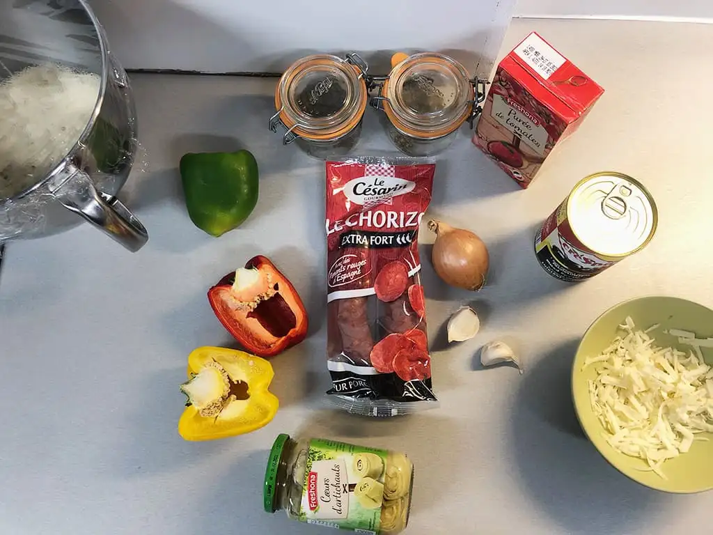 Kerstkrans pizza ingrediënten
