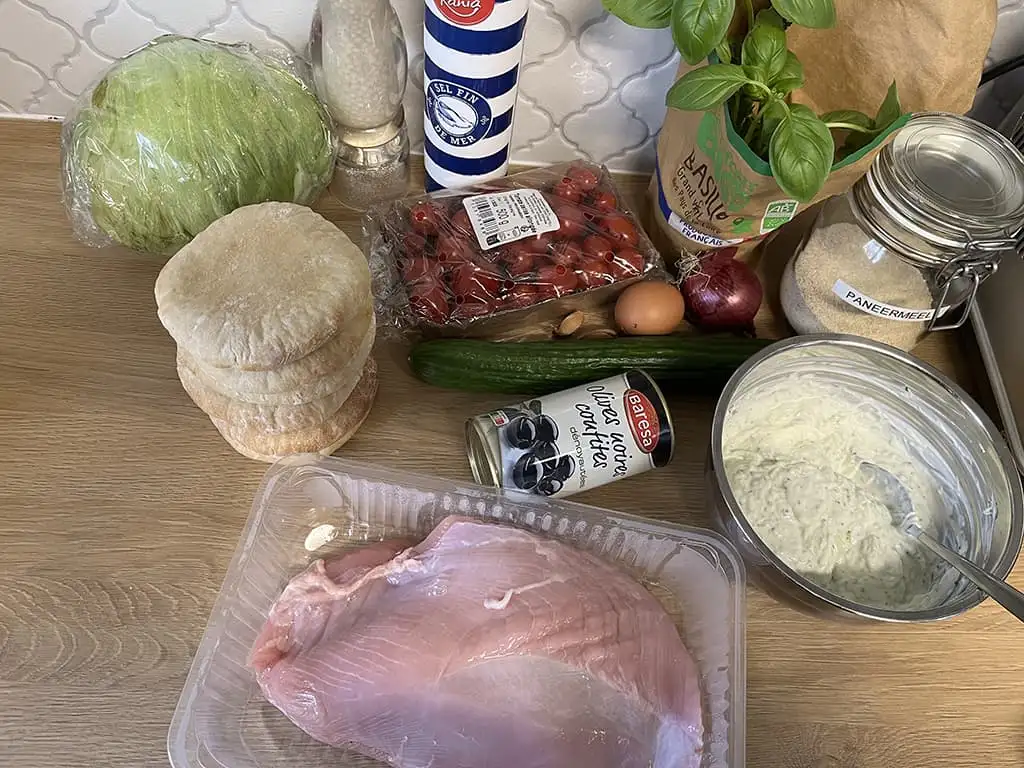 Pitabroodjes met kalkoenballetjes ingrediënten