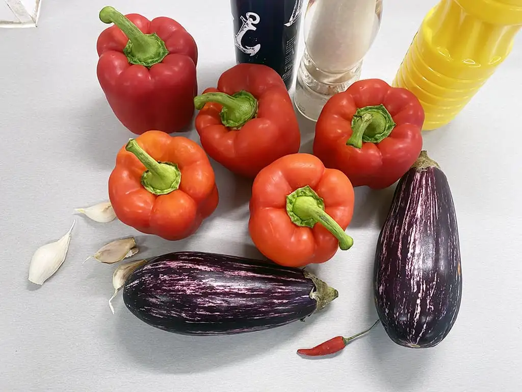 Ajvar (paprika-aubergine saus) ingrediënten