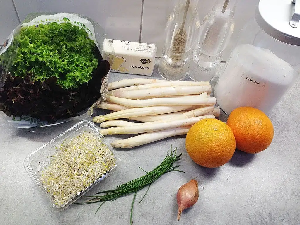 Roergebakken witte asperge salade ingrediënten