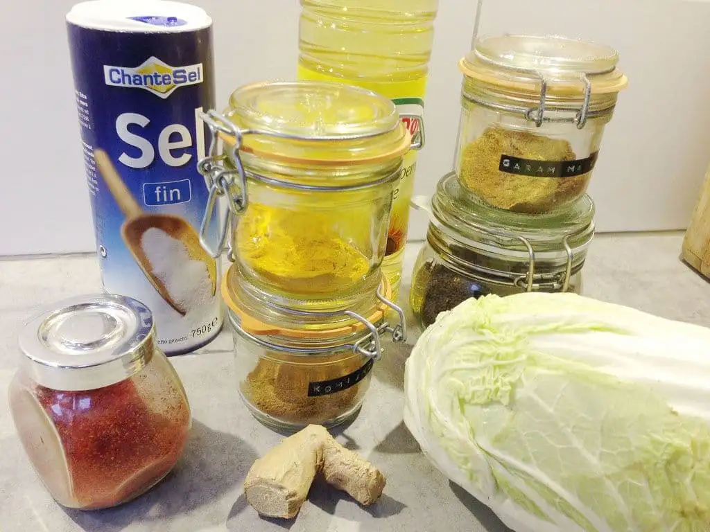 Vegetarische pittige kool masala ingrediënten