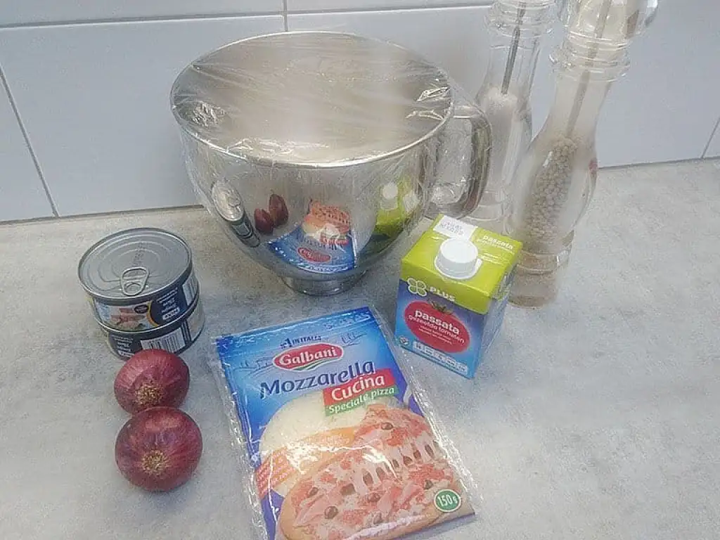 Pizza tonno ingrediënten