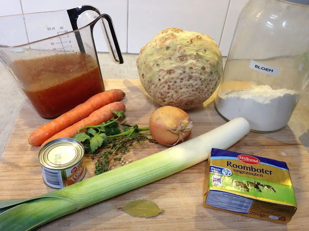 Zelf Espagnole saus maken ingrediënten