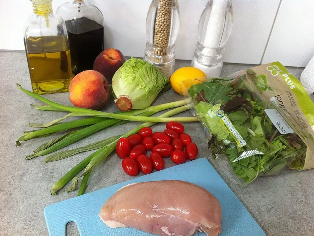 Kip-perziksalade ingrediënten