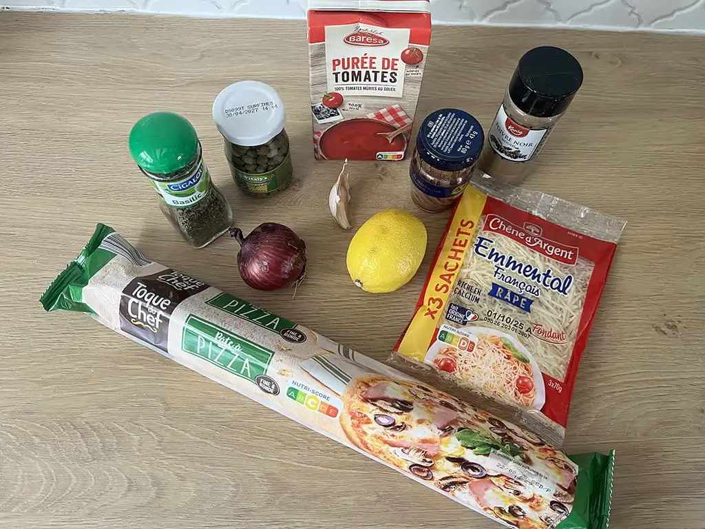 Pizza met ansjovis en kappertjes ingrediënten