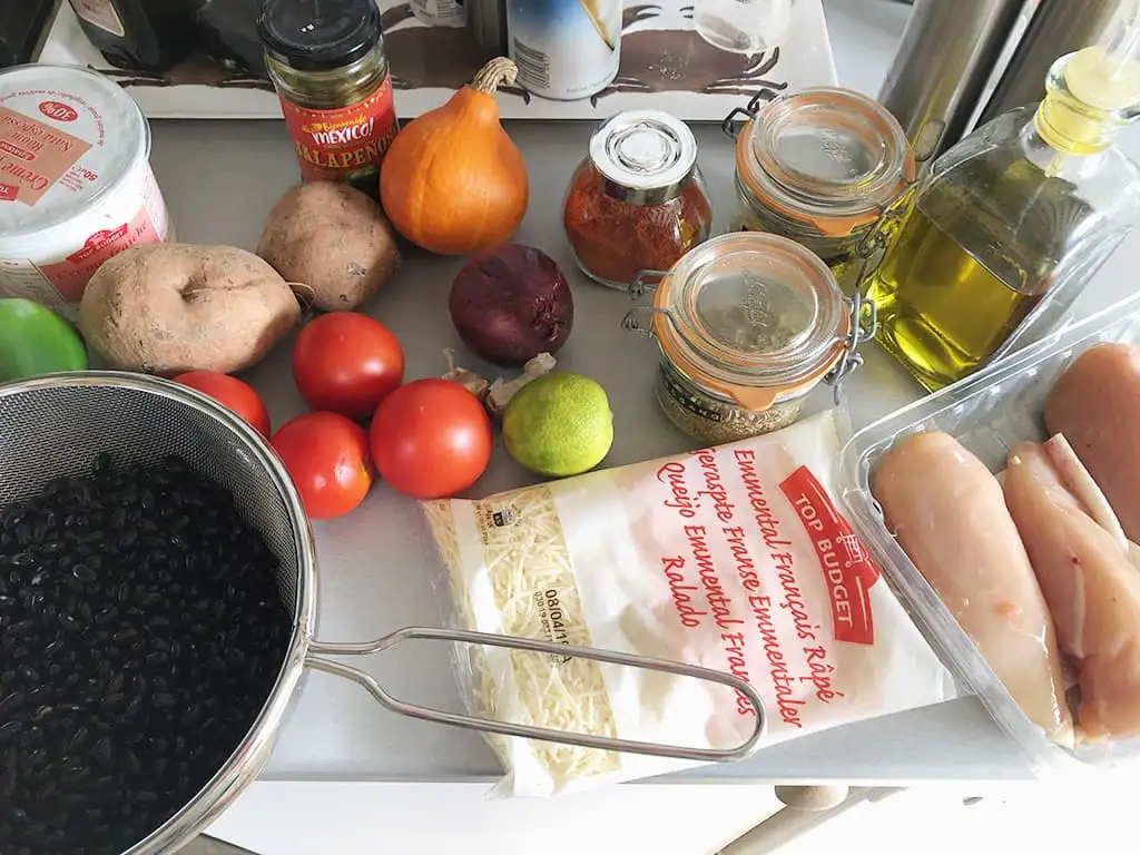 Mexicaanse ovenschotel met zoete aardappel en zwarte bonen ingrediënten