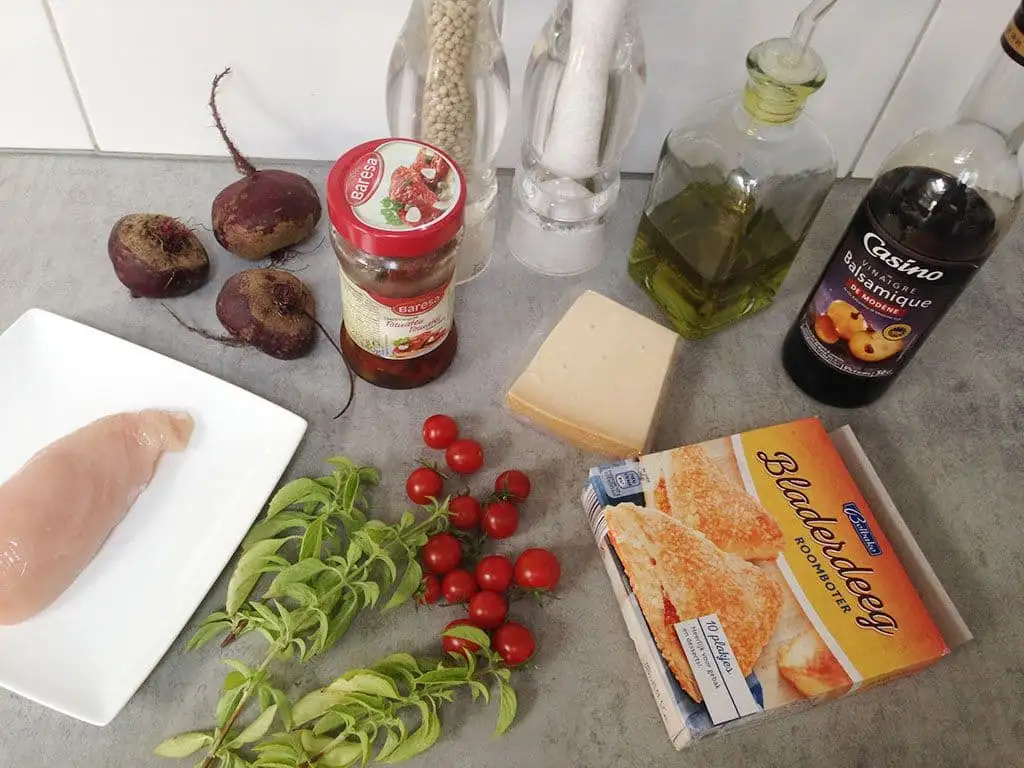 Rode biet en kip plaattaart ingrediënten