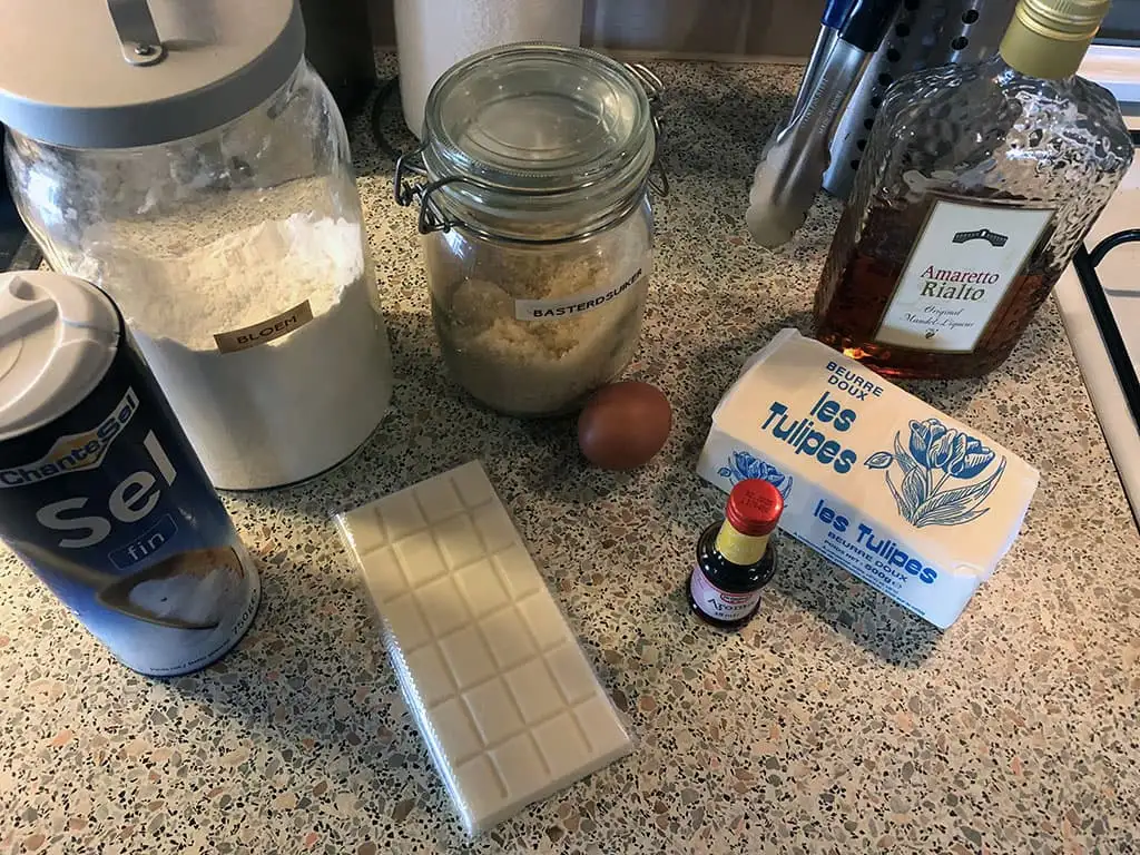 Blondies met amaretto en witte chocolade ingrediënten