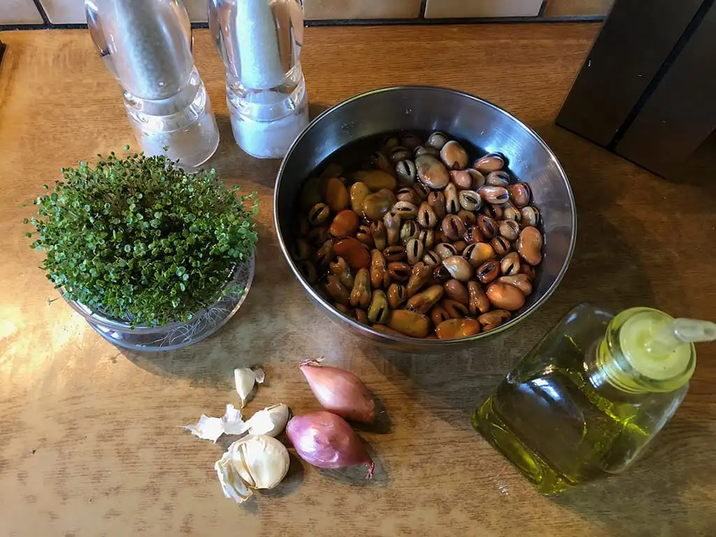 Gebakken tuinbonen met knoflook ingrediënten