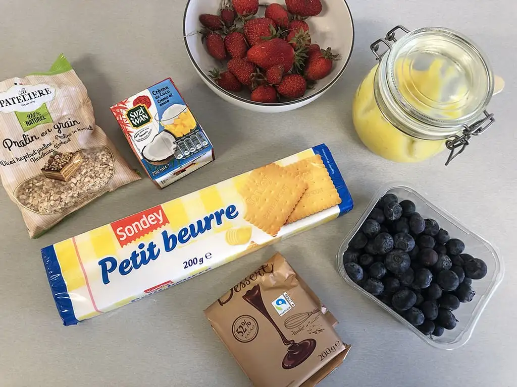 Limoen kokos en aardbeien toetje ingrediënten
