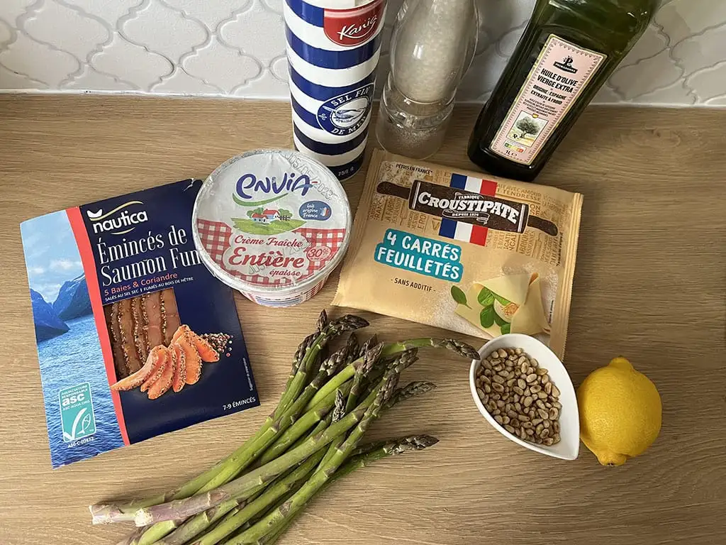 Groene asperge taartjes met zalm ingrediënten