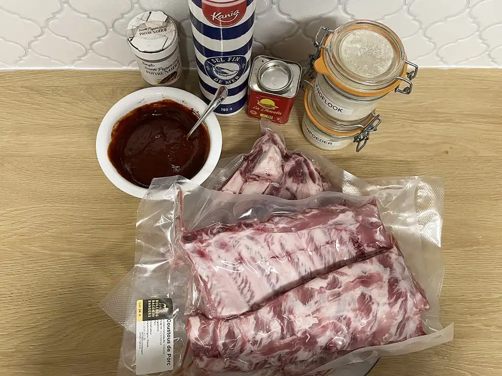 Spareribs van de BBQ ingrediënten