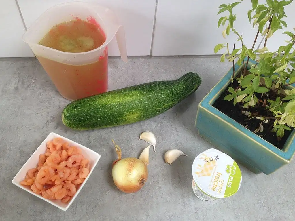 Makkelijke courgettesoep met garnalen ingrediënten