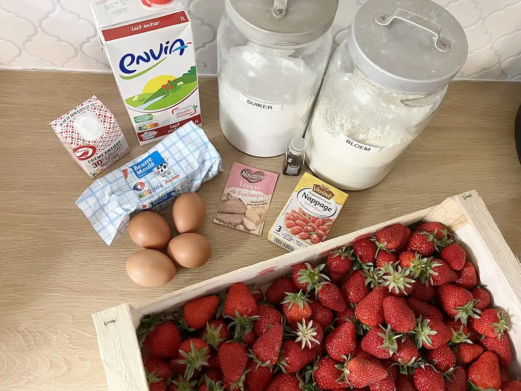 Aardbeienvlaai met slagroom ingrediënten