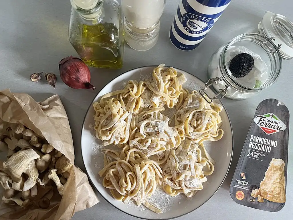 Pasta met truffel ingrediënten