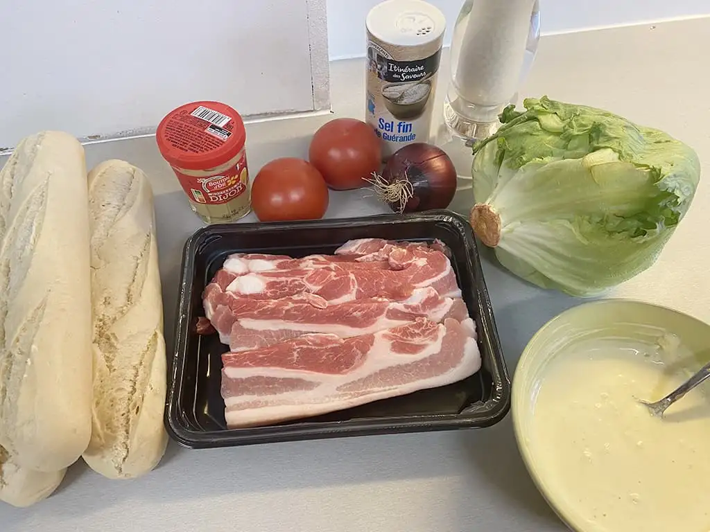 Broodje speklap van de barbecue ingrediënten