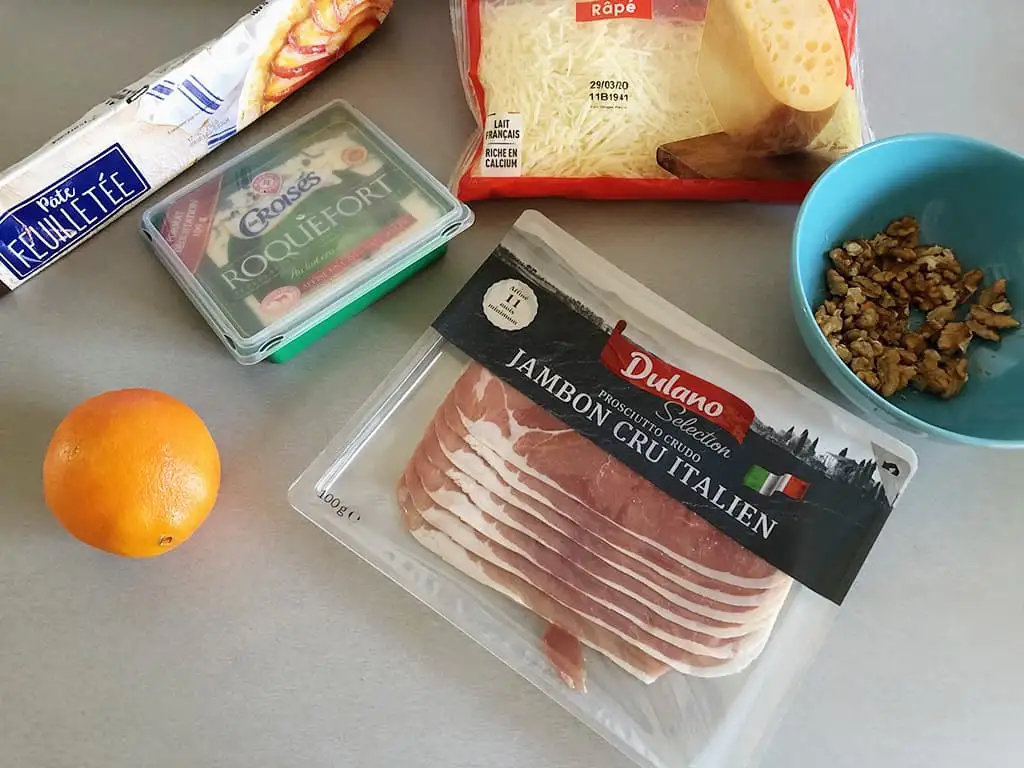 Plaattaart met blauwe kaas en walnoten ingrediënten