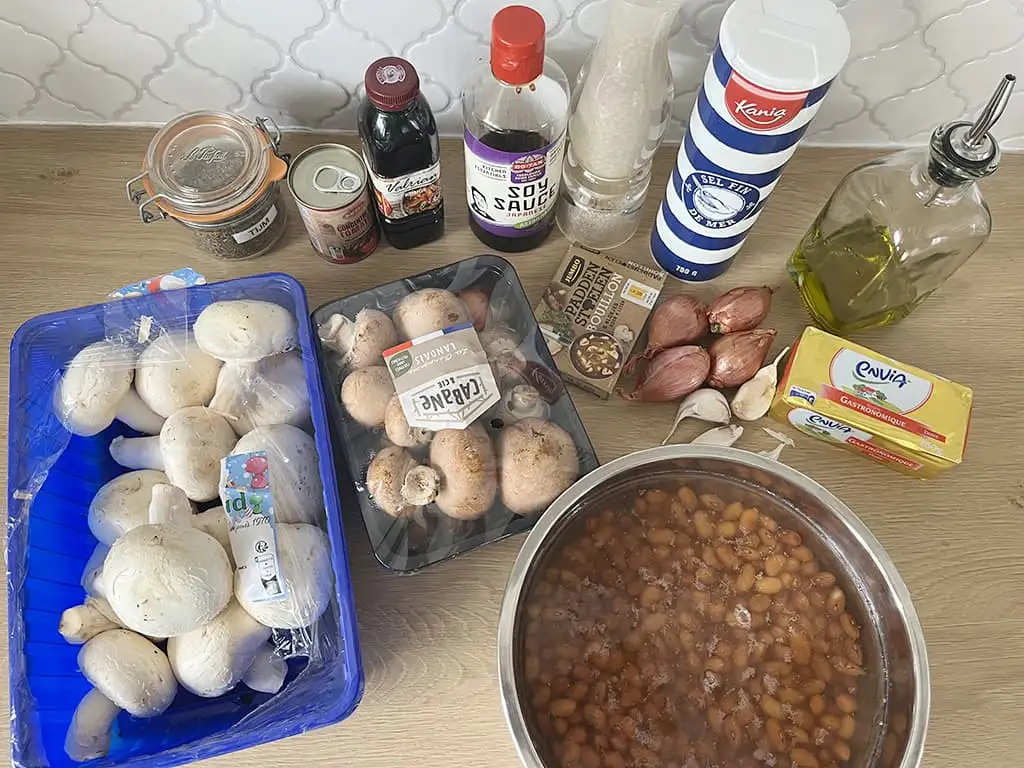 Vegetarische bruine bonenstoof met champignons ingrediënten