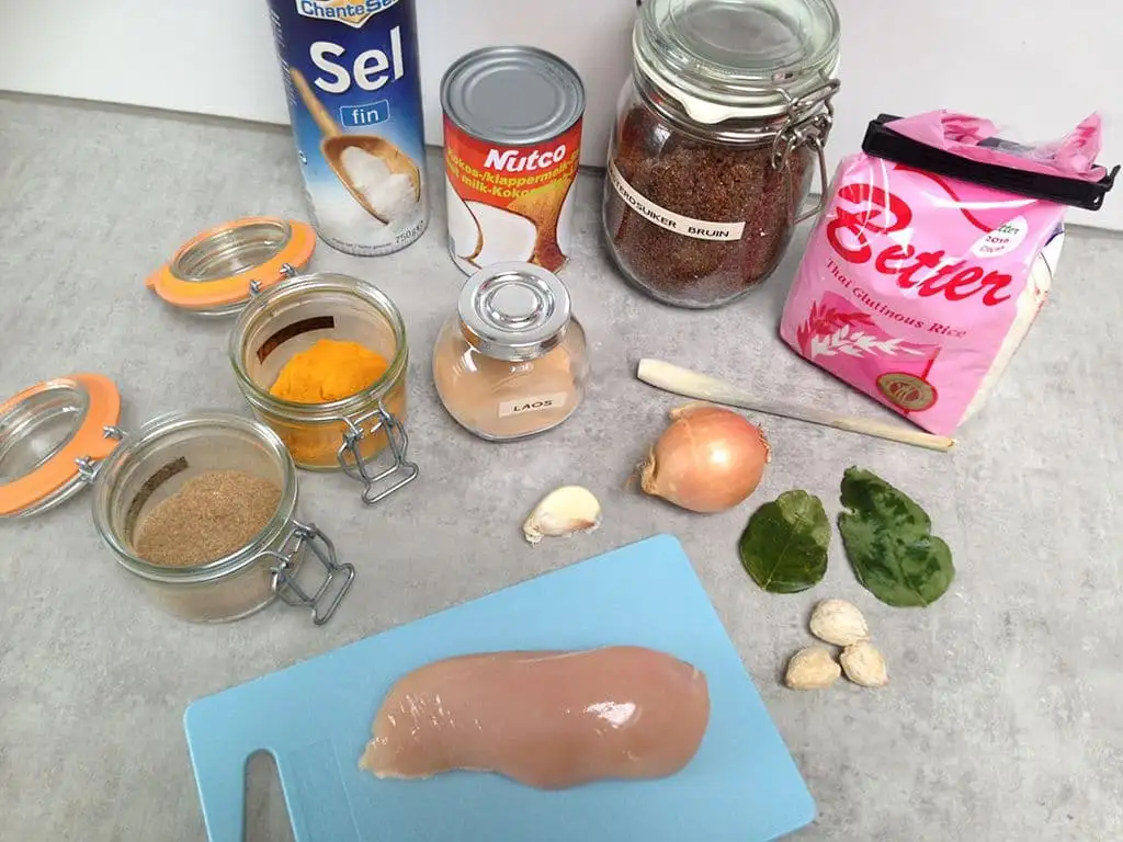 Lemper ajam - kleefrijst met kipvulling ingrediënten