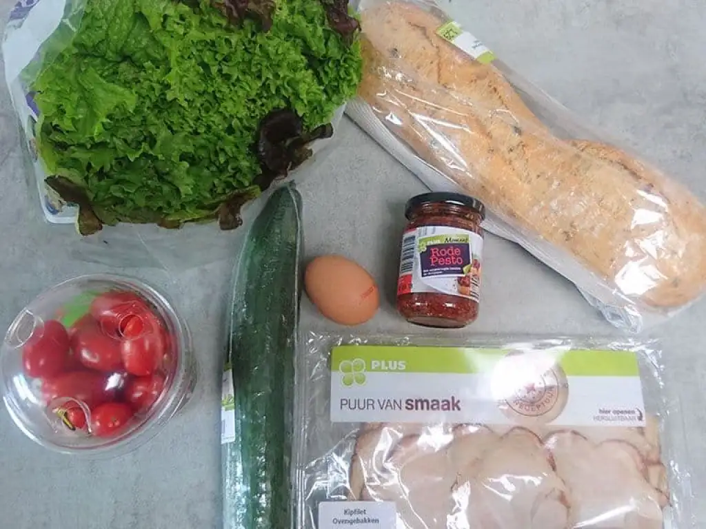 Broodje gerookte kipfilet met rode pesto ingrediënten