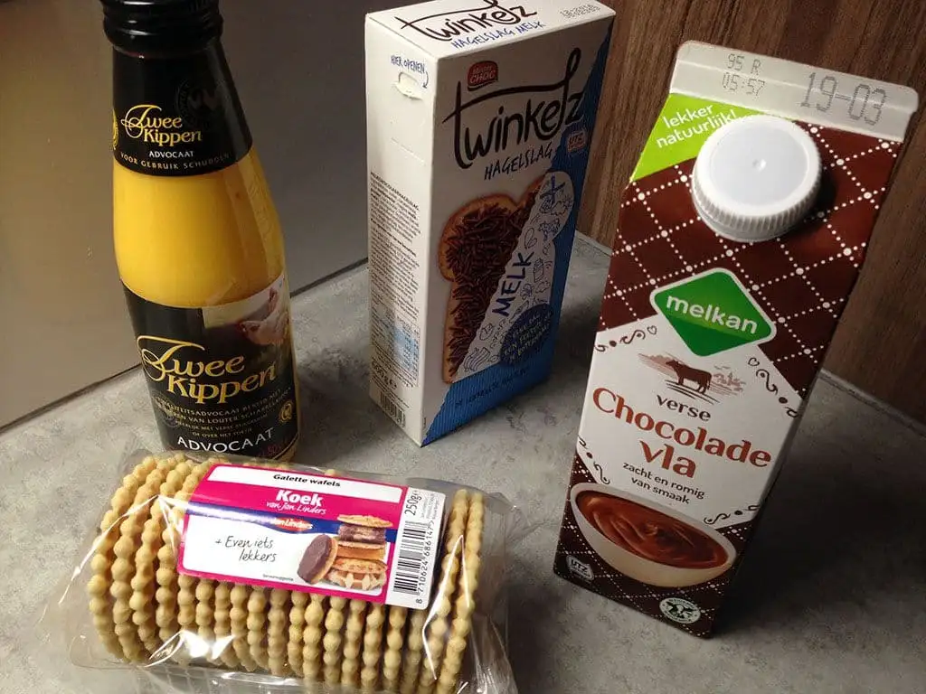 Advocaat toetje met wafels en chocoladevla ingrediënten