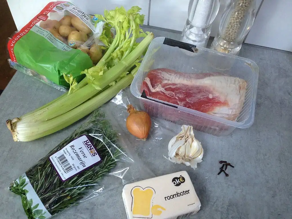 Varkensrug met rozemarijn en krieltjes uit de oven ingrediënten