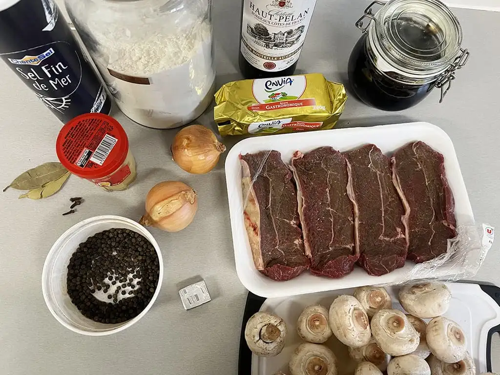 Gestoofde sukadelappen ingrediënten
