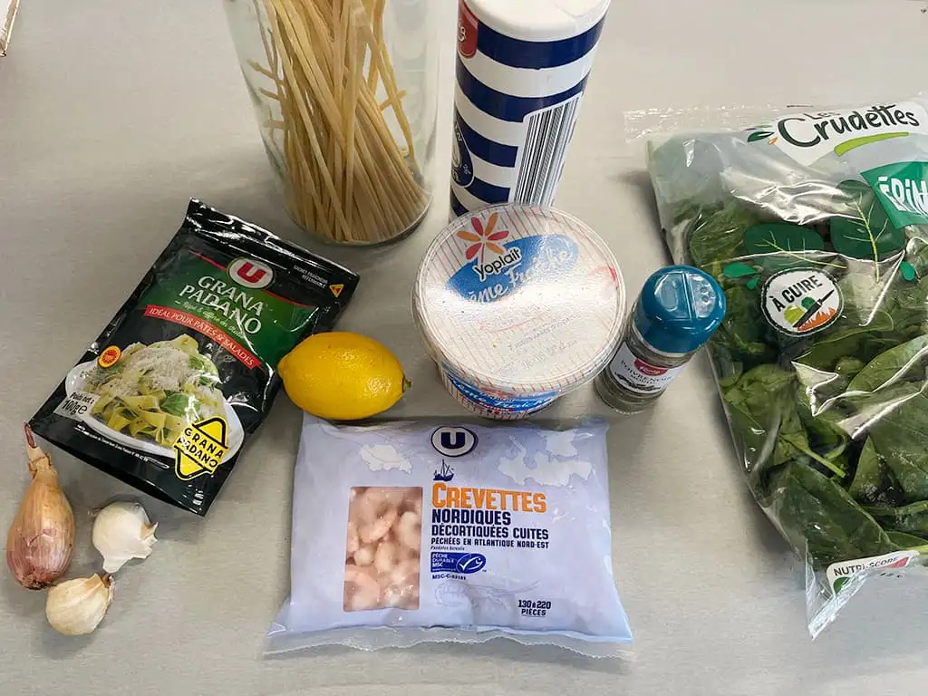Romige pasta met spinazie en garnalen ingrediënten