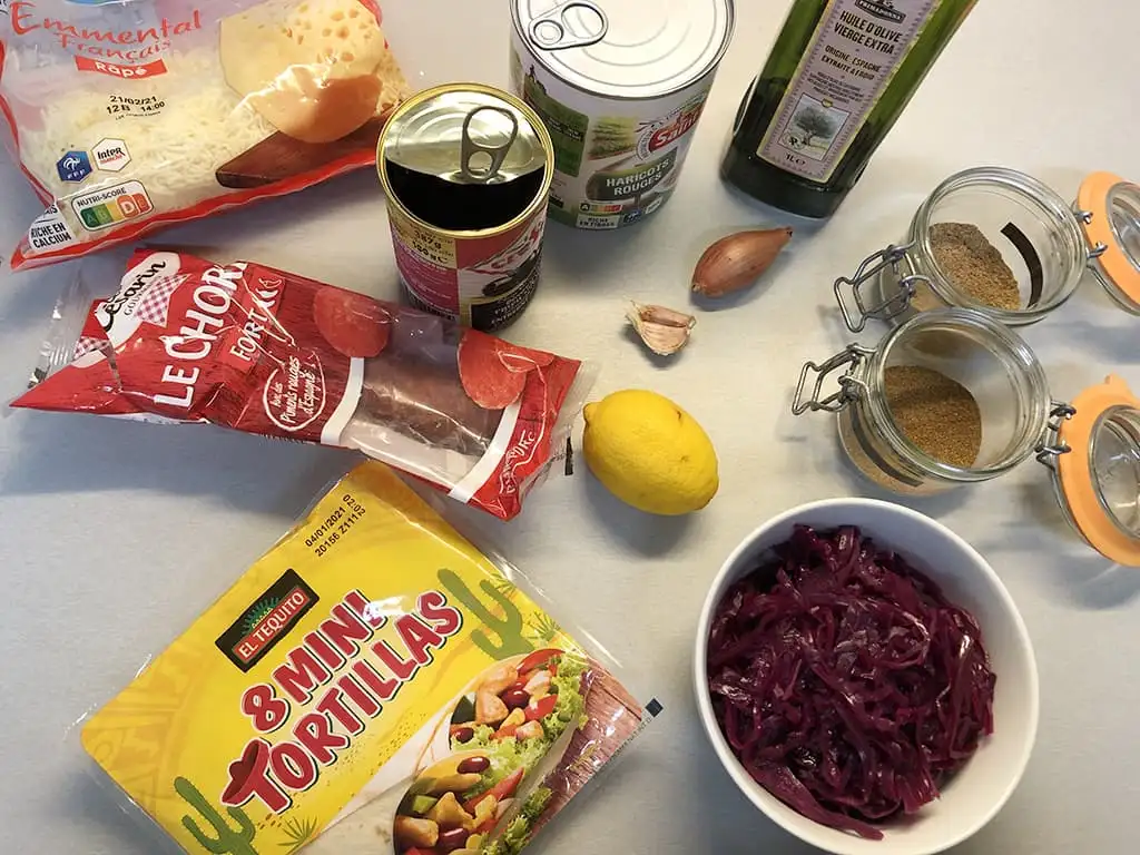 Mini tortilla's met gebakken bonen en rode kool ingrediënten