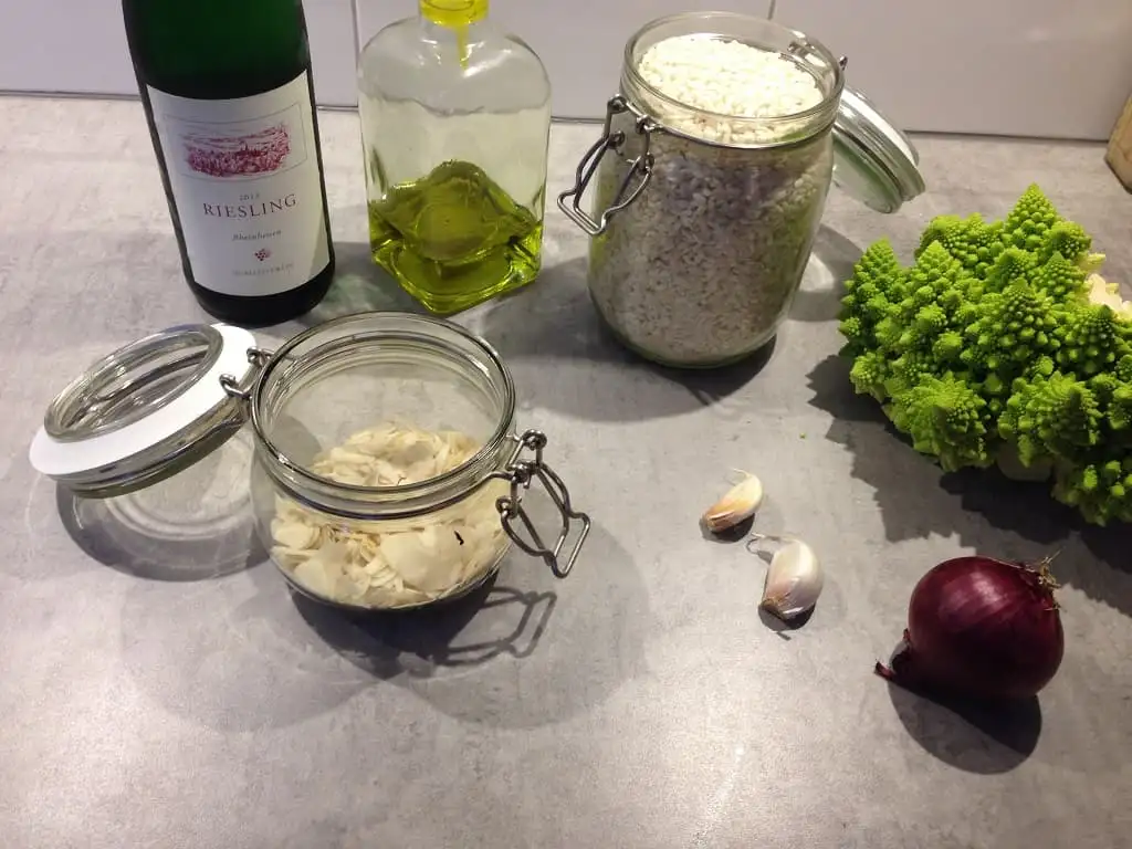 Vegetarische risotto met romanesco ingrediënten