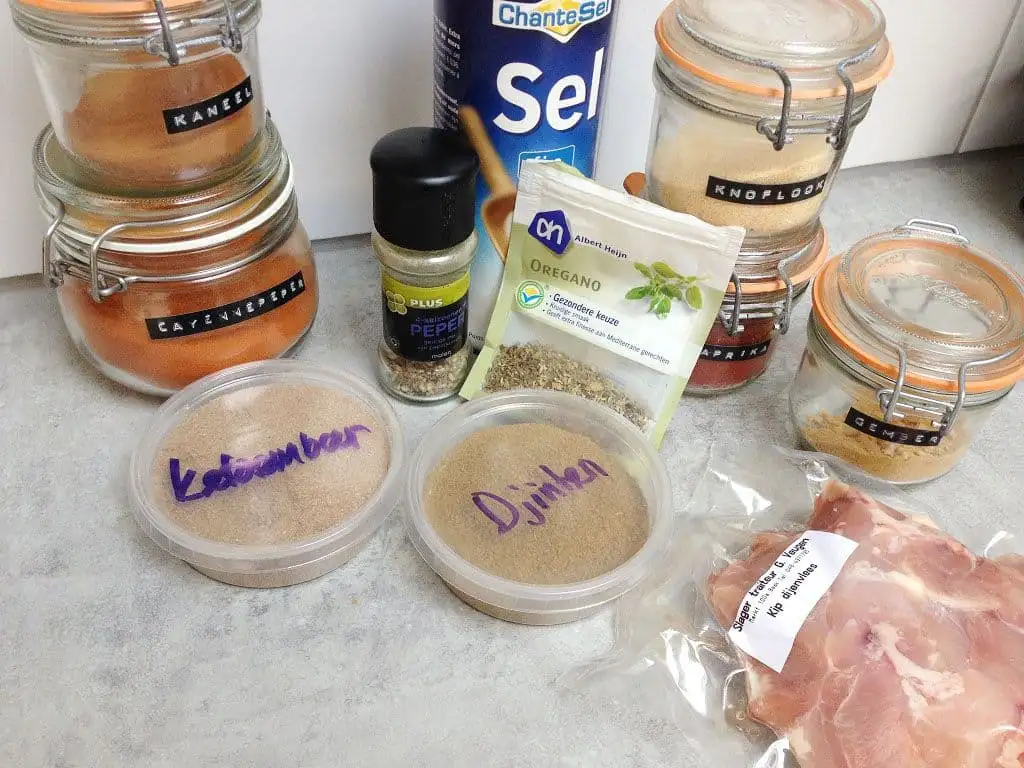 Kipshoarma met pitabrood ingrediënten