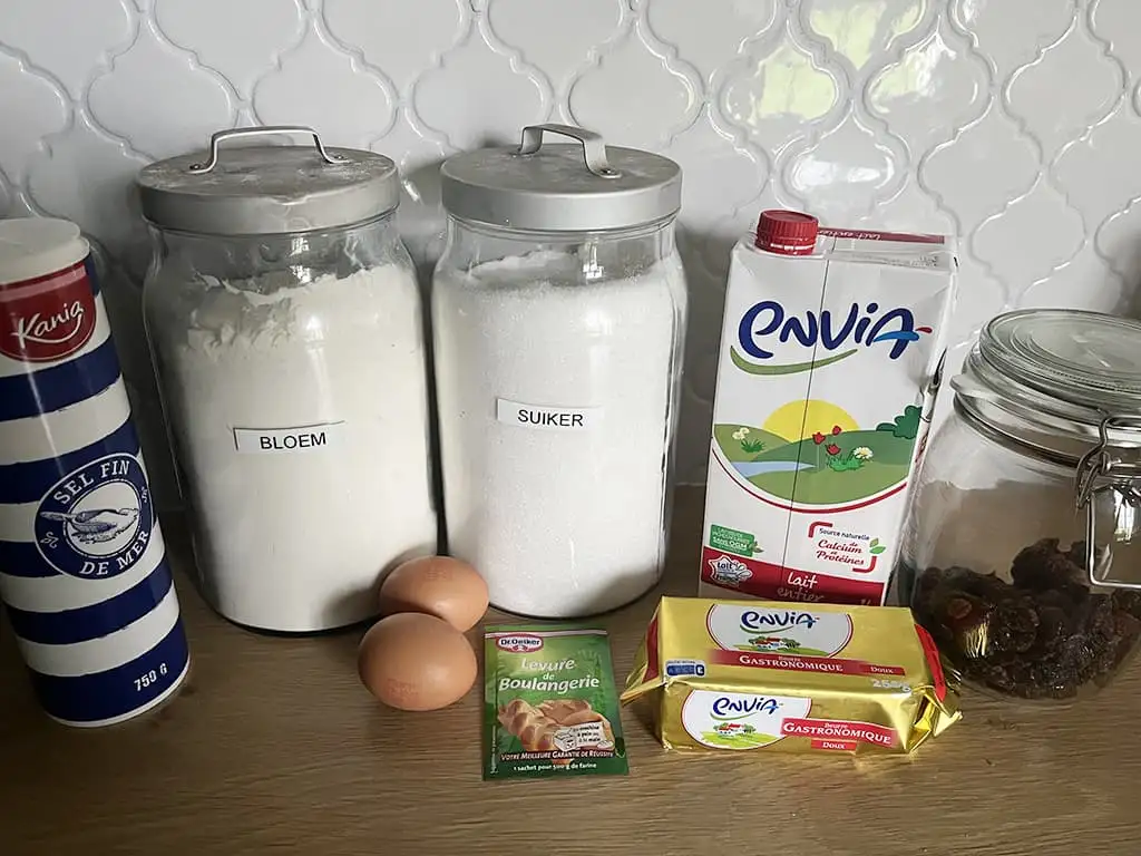 Krentenbrood bakken ingrediënten