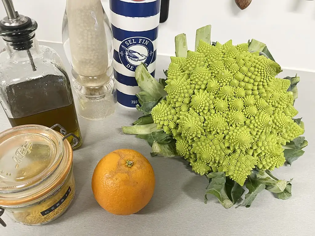 Geroosterde romanesco ingrediënten