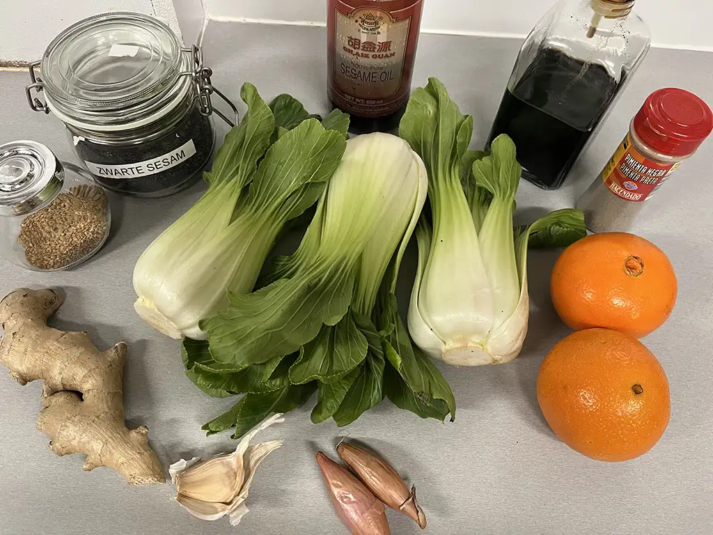 Paksoi met sinaasappel ingrediënten