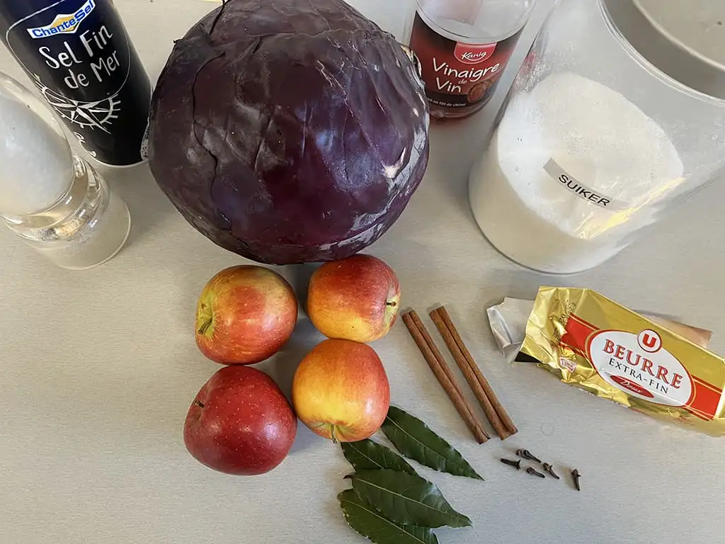 Rode kool met appeltjes ingrediënten
