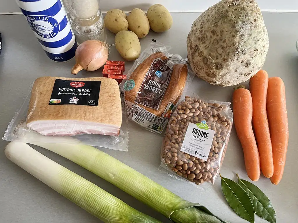 Bruine bonensoep met rookworst ingrediënten