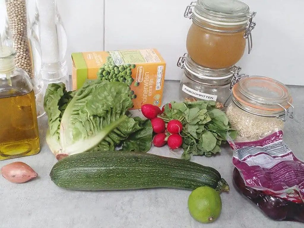 Quinoasalade met radijs en courgette ingrediënten