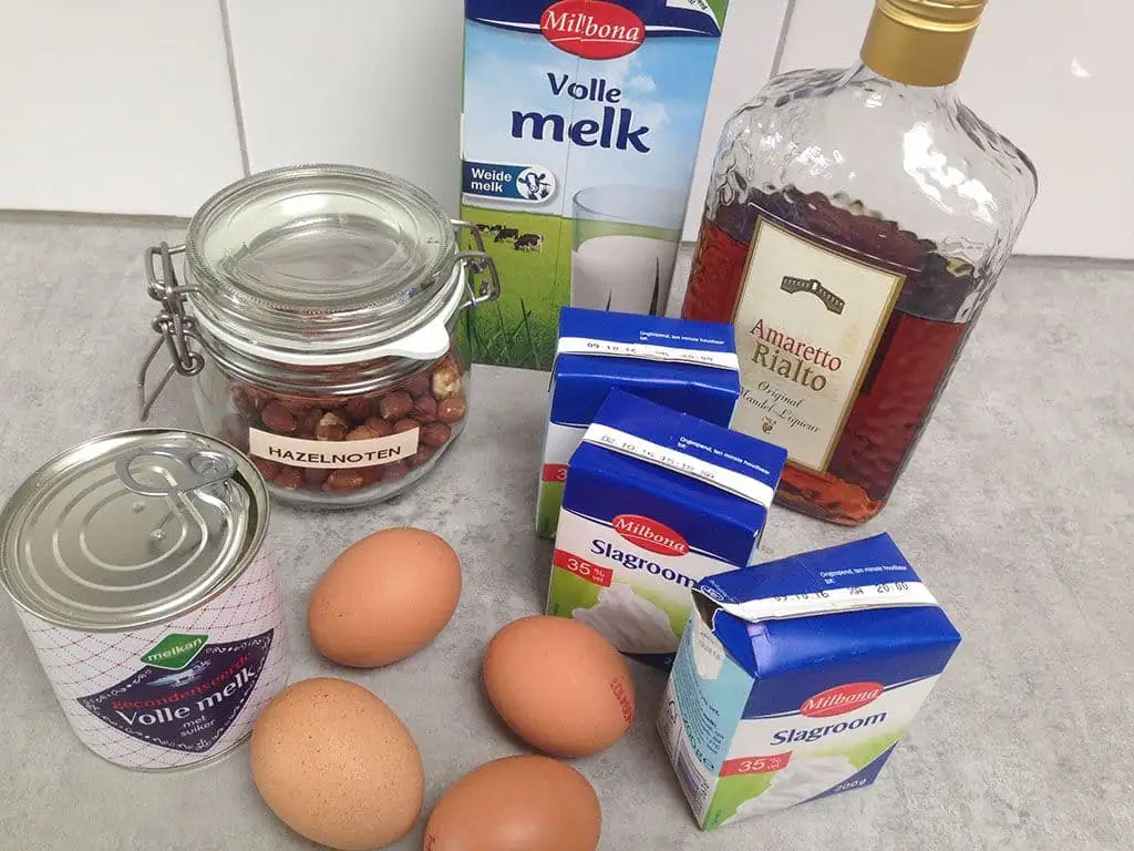 Hazelnoot en amaretto roomijs ingrediënten